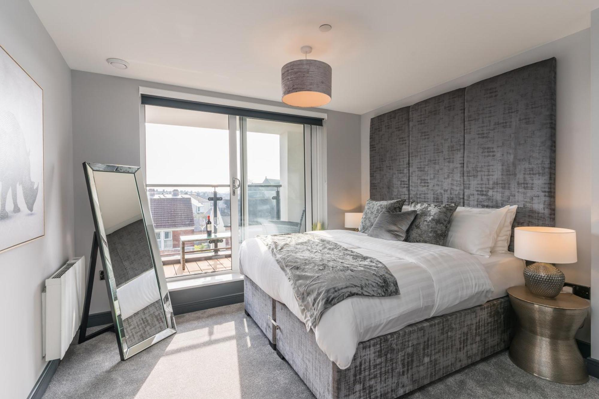 Luxe Apartments, The Moorwell, Parking, Gym - 10Mins Cardiff City Ctr Room photo